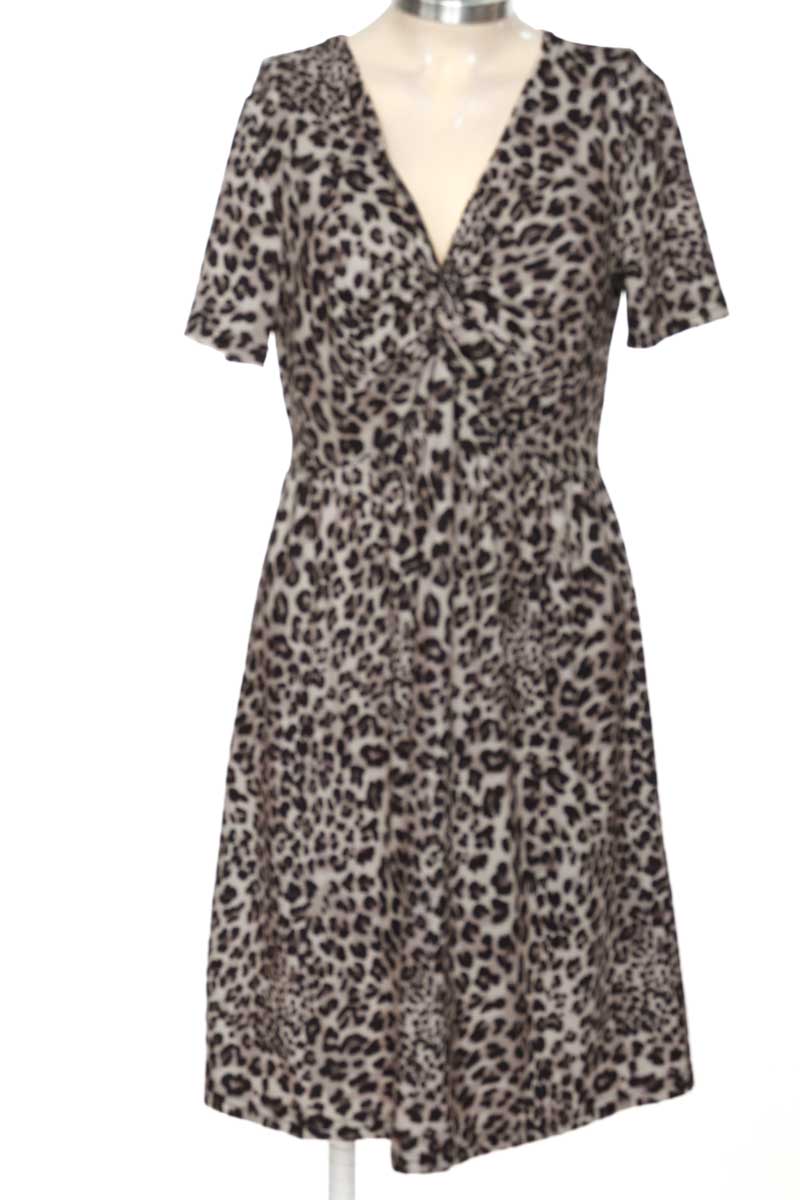Vestido / Enterizo color Beige - Closeando
