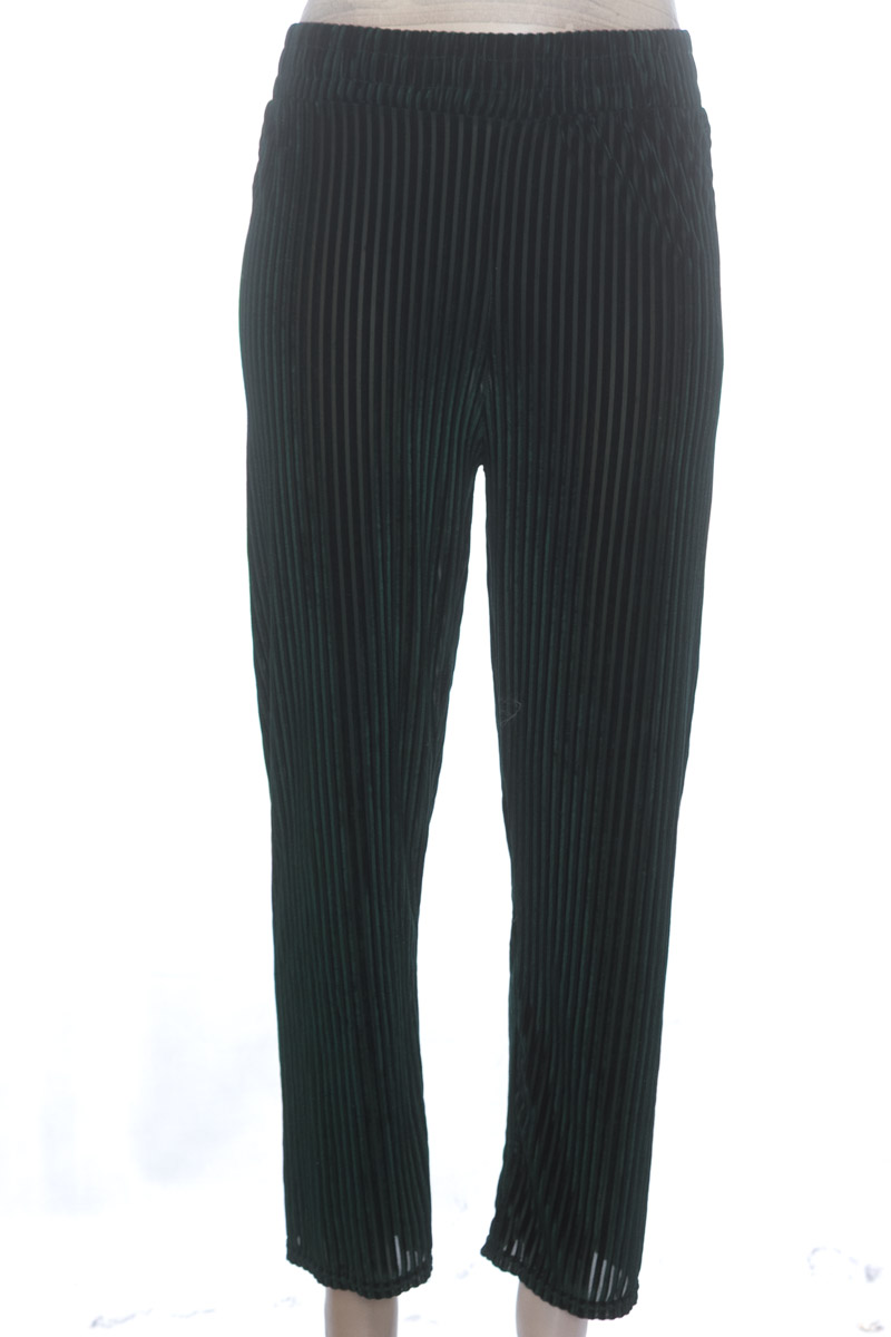 Pantalones color Verde - Closeando