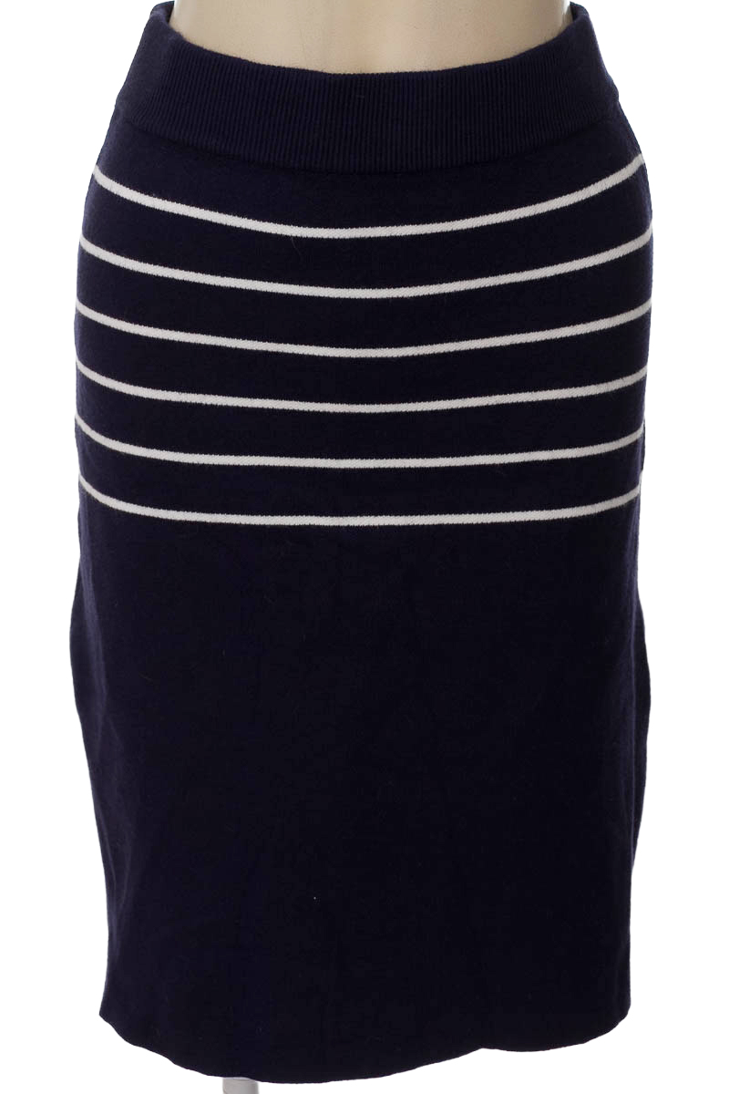 Falda color Azul - Closeando