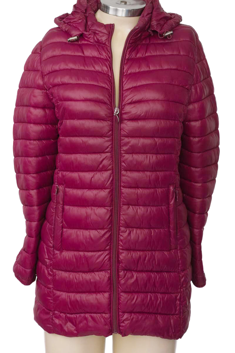 Chaqueta / Abrigo color Vinotinto - Closeando