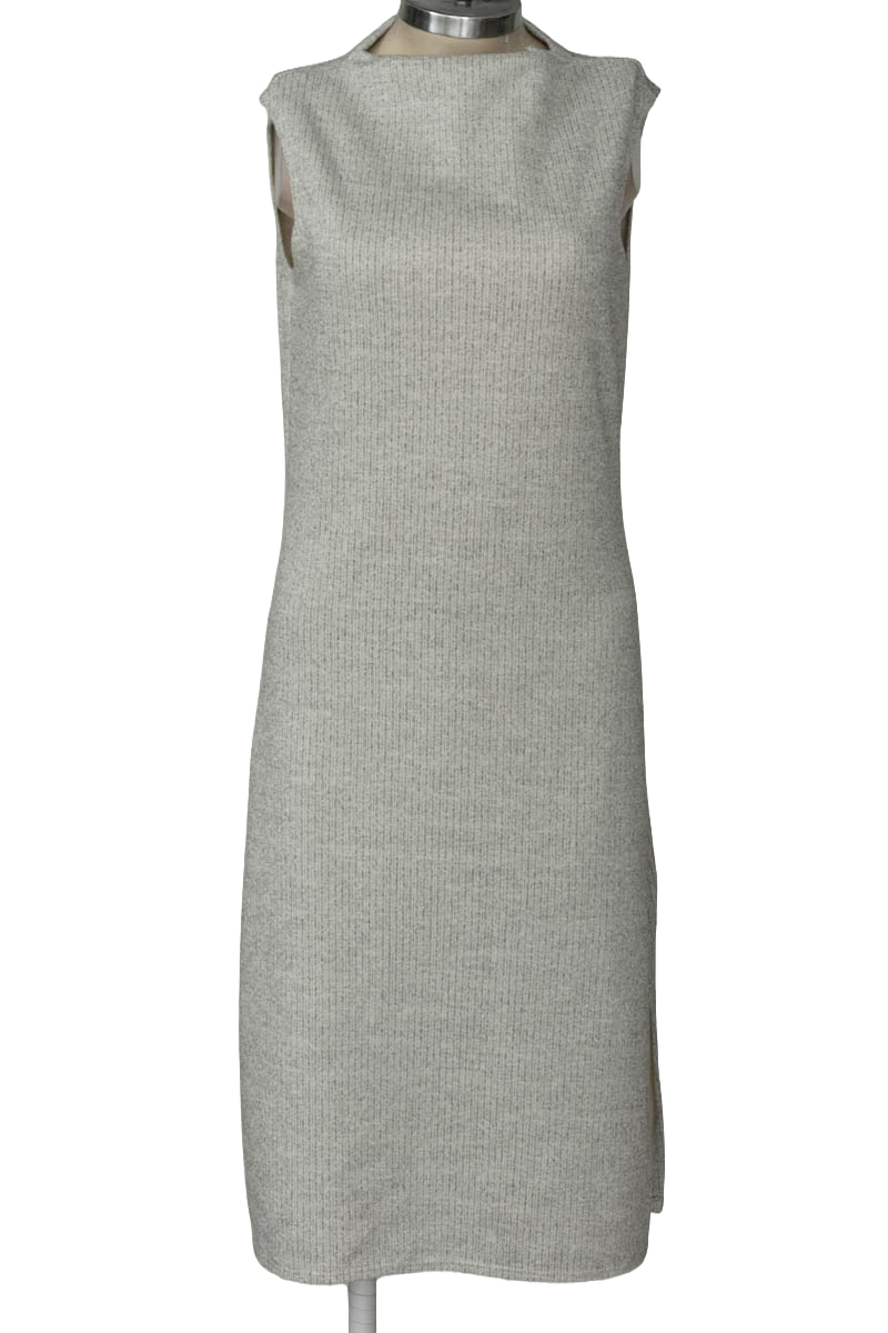Vestido / Enterizo color Gris - Closeando