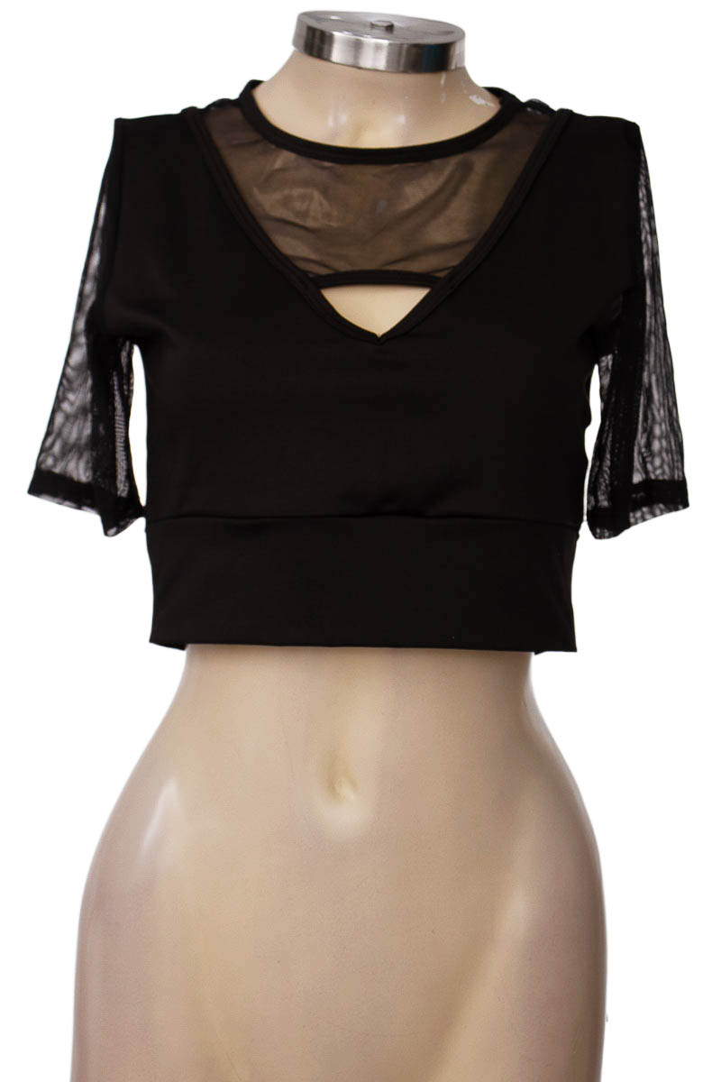 Top / Camiseta color Negro - Pacifika