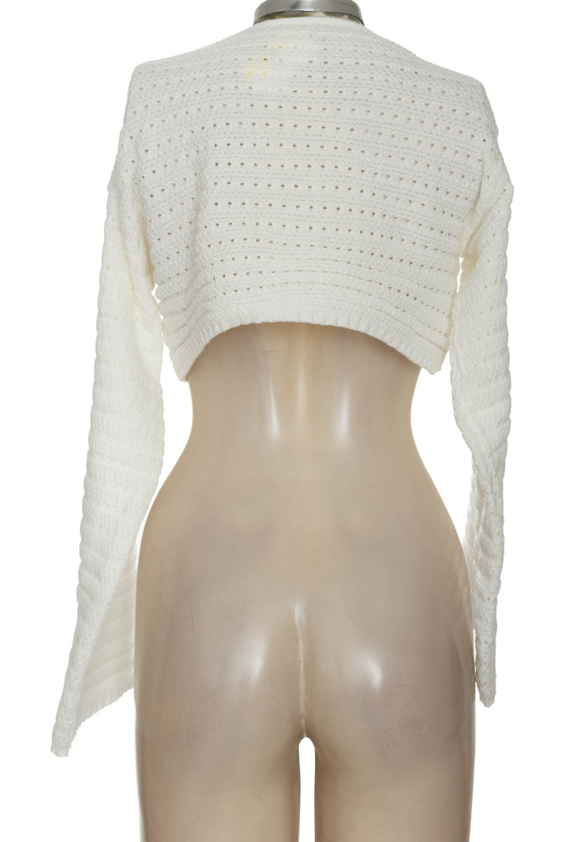 Sweater color Blanco - Closeando