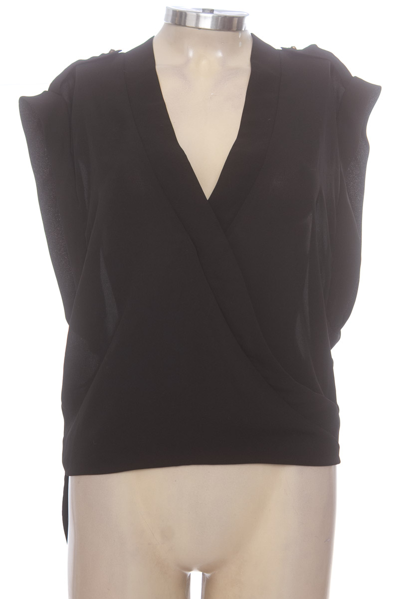 Blusa color Negro - Basement