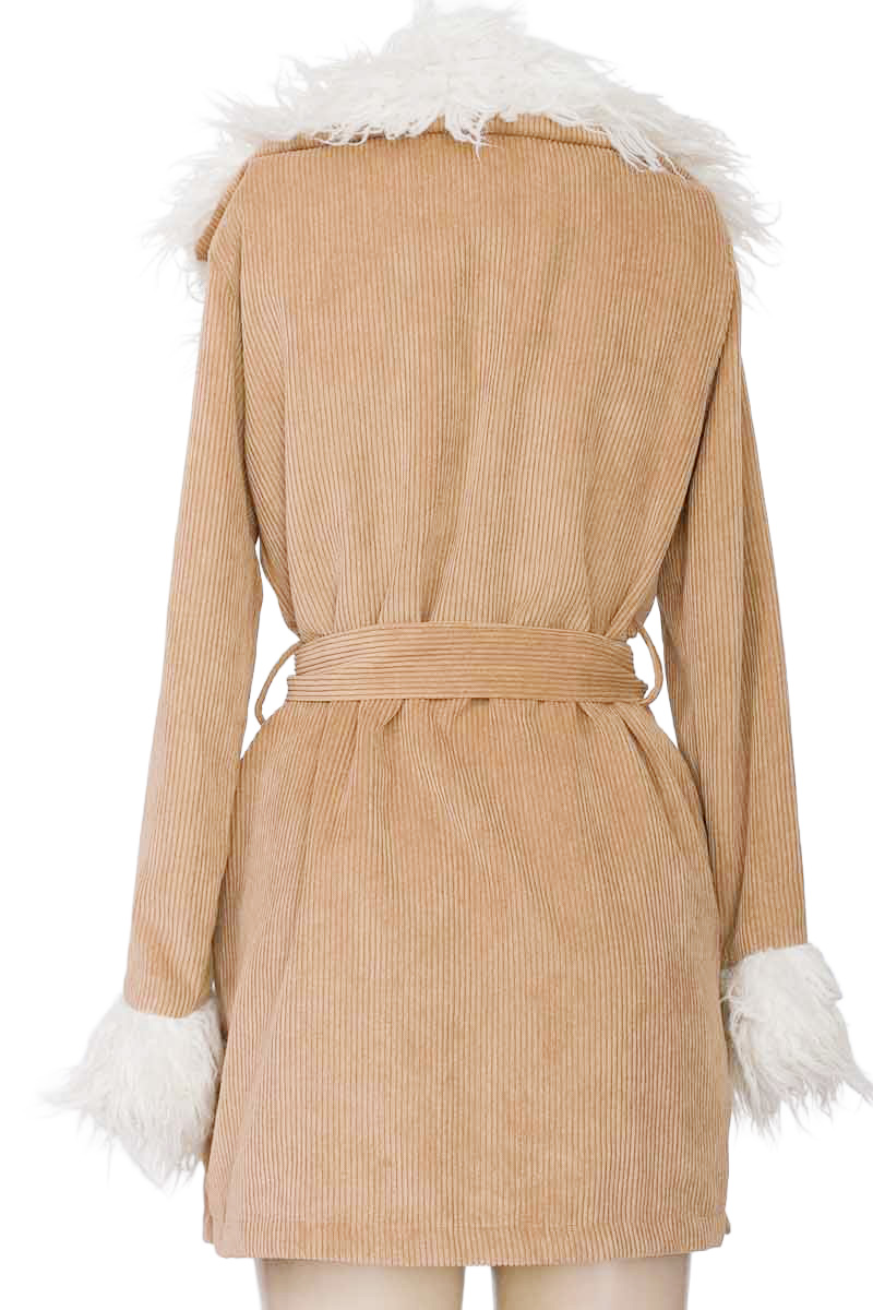 Chaqueta / Abrigo color Beige - Fashionnova