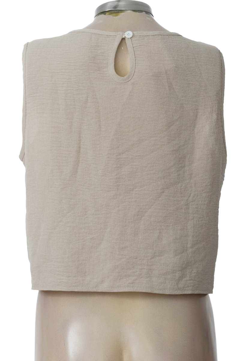 Top / Camiseta color Beige - Closeando
