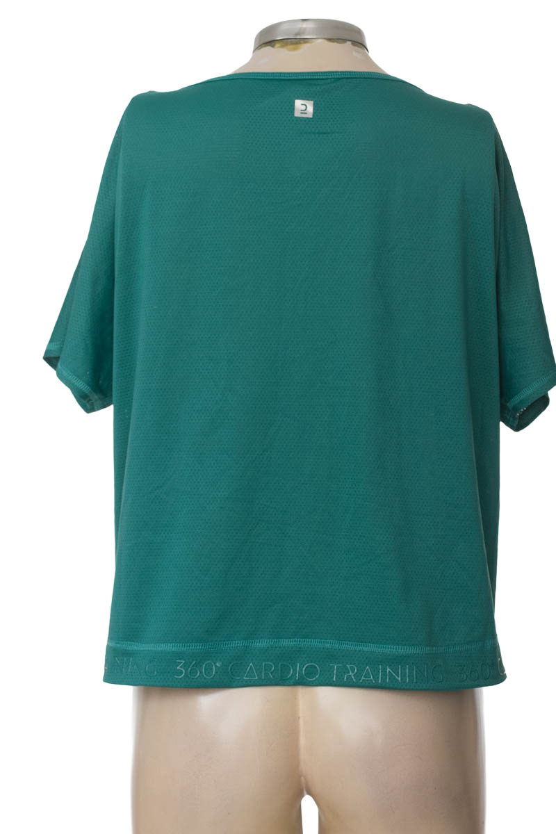 Ropa Deportiva / Salida de Baño color Verde - Domyos