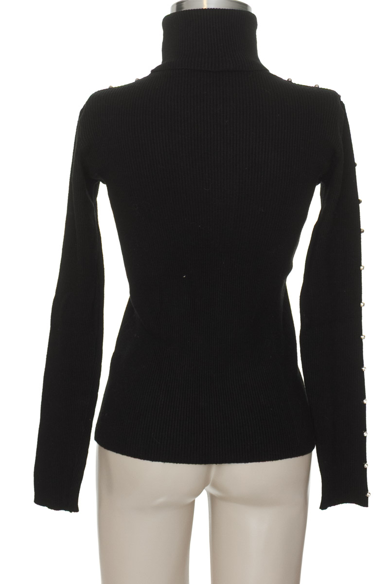 Sweater color Negro - Closeando