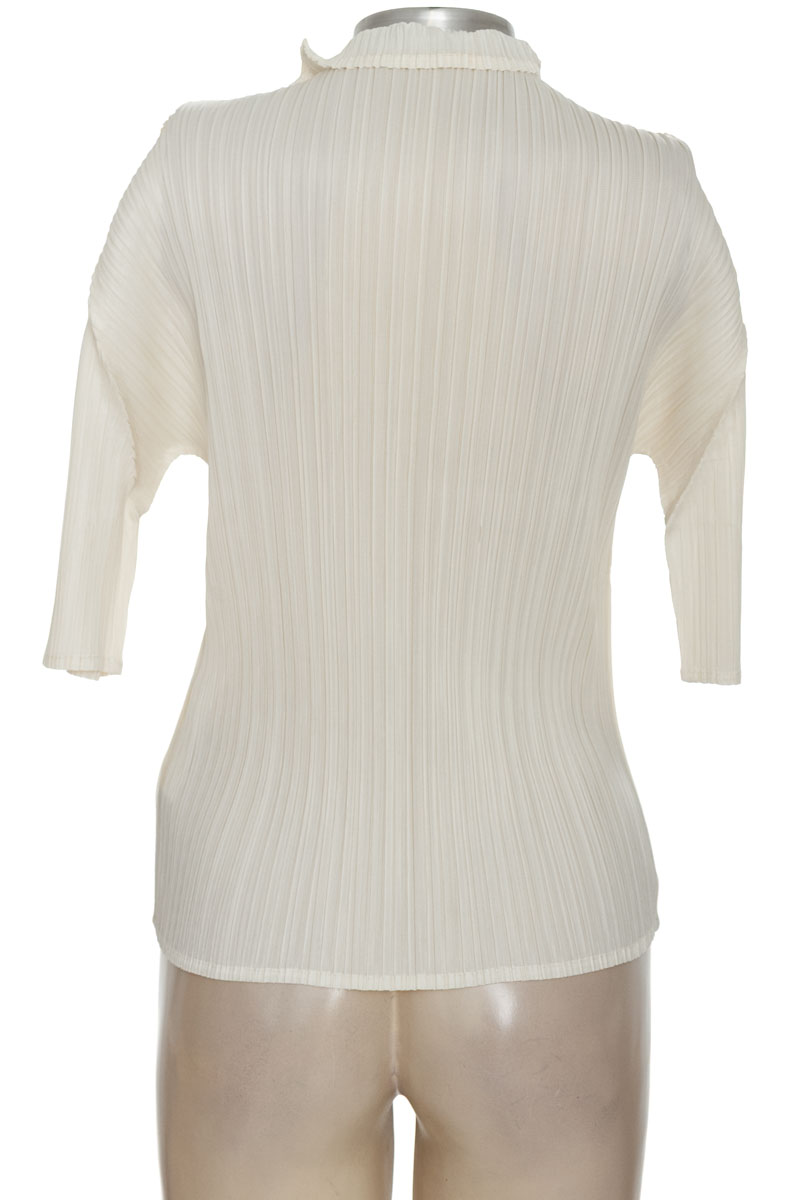 Blusa color Blanco - Closeando