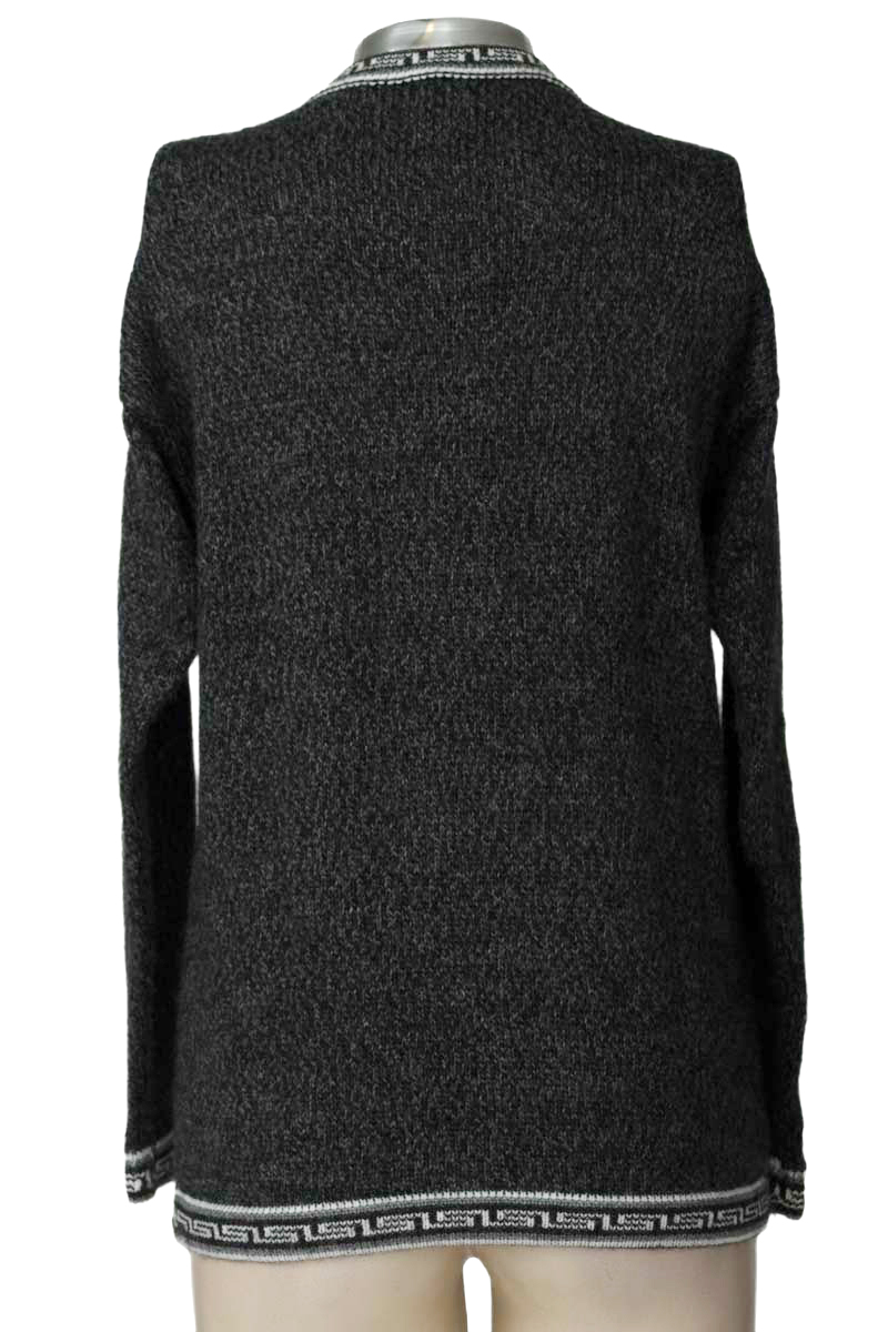 Sweater color Gris - Closeando