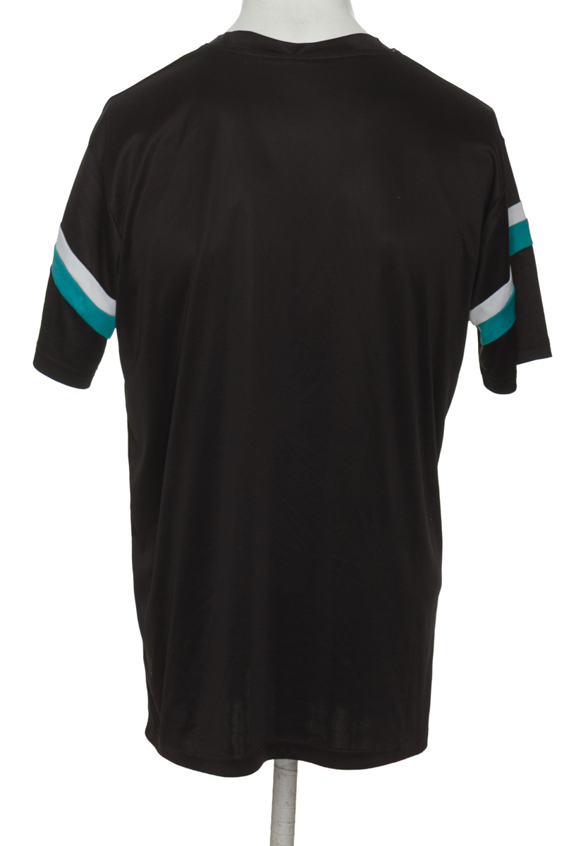 Camiseta color Negro - Closeando