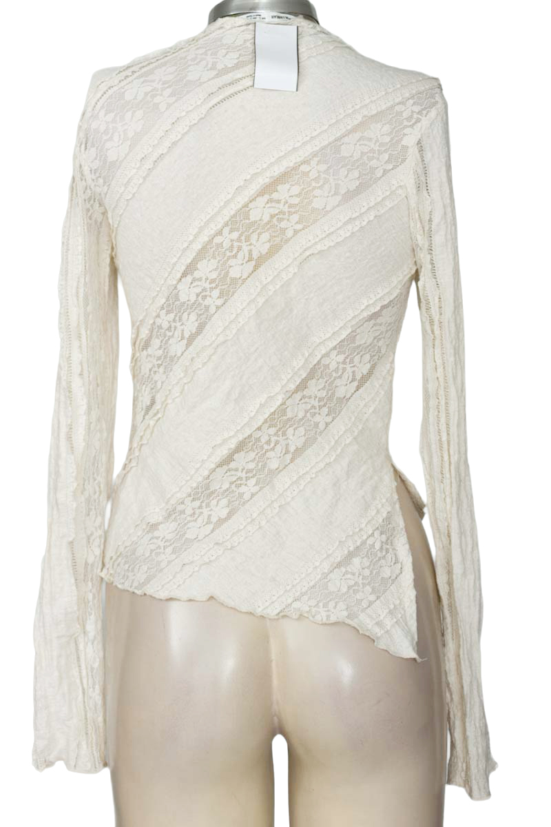 Top / Camiseta color Beige - Pull & Bear