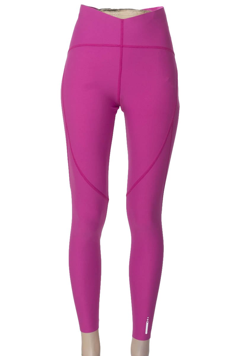 Ropa Deportiva / Salida de Baño color Fucsia - Punto Blanco
