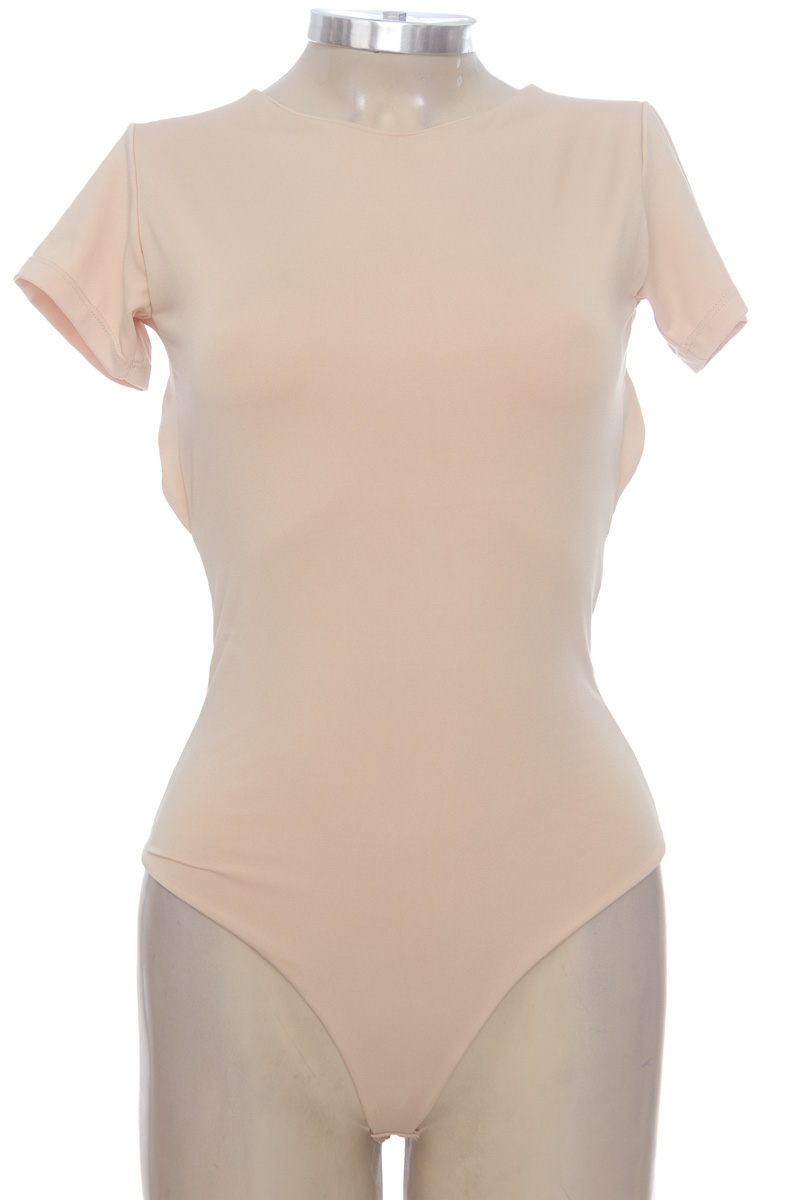 Top / Camiseta color Beige - Closeando