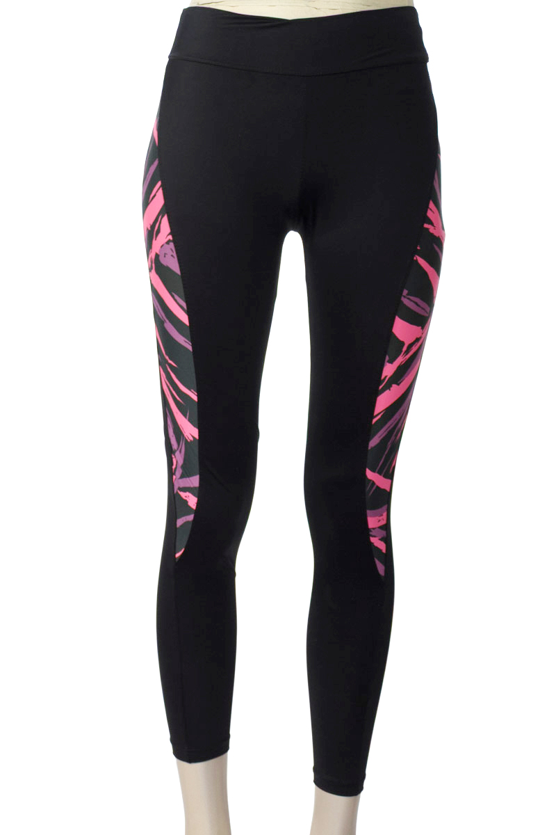 Ropa Deportiva / Salida de Baño color Negro - Closeando