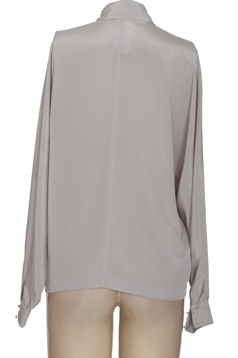 Blusa color Gris - Closeando