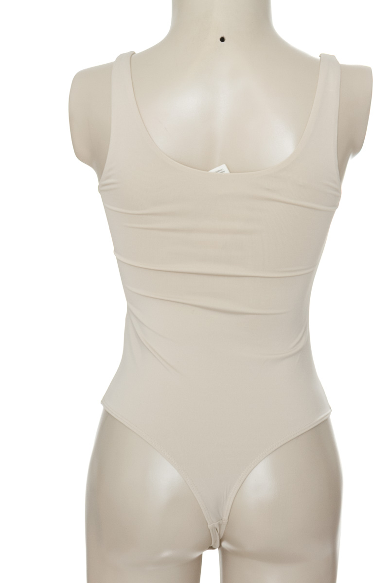 Top / Camiseta color Beige - H&M