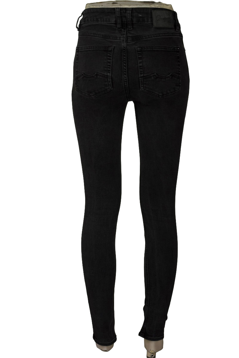 Pantalones color Negro - Chevignon