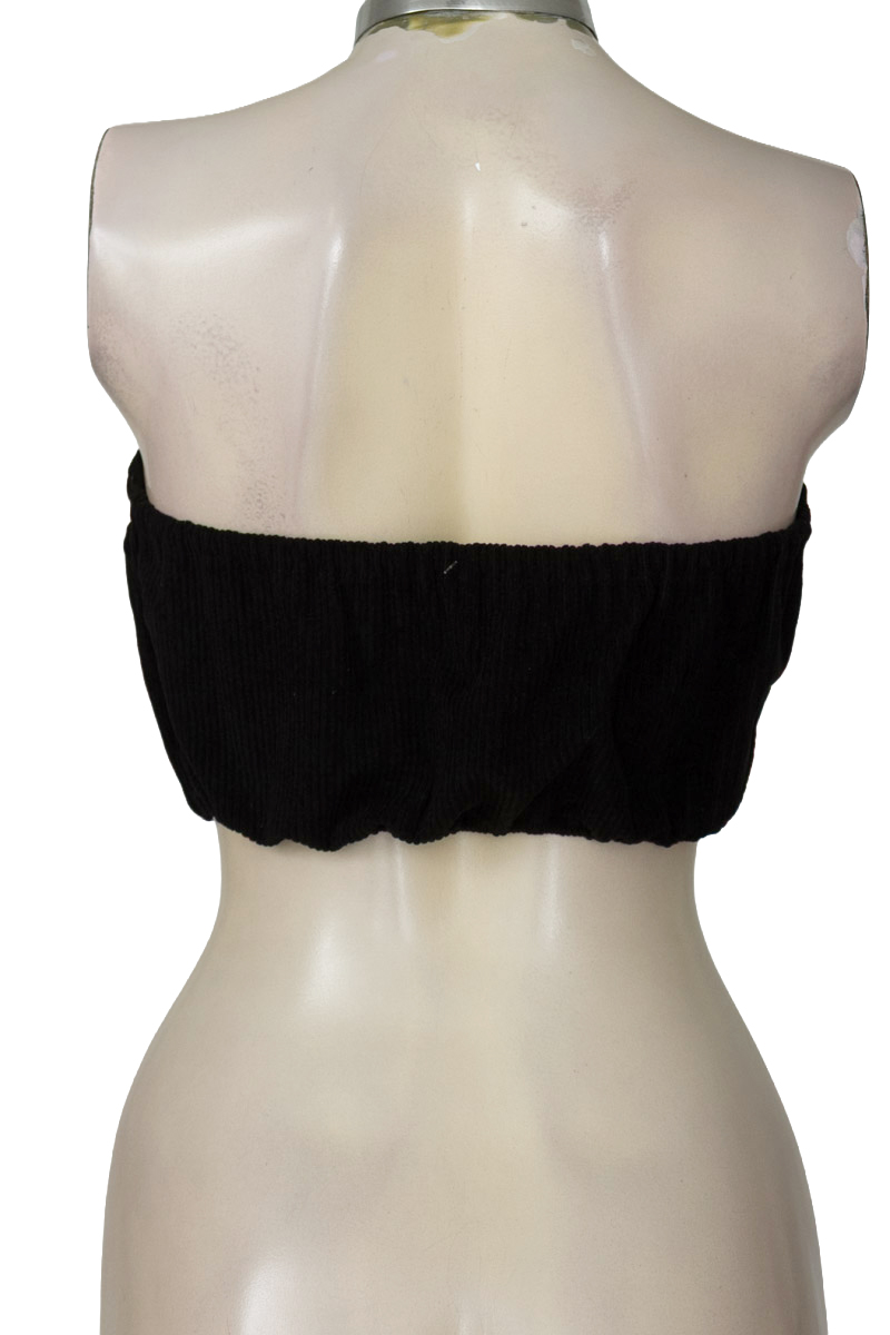 Top / Camiseta color Negro - Closeando