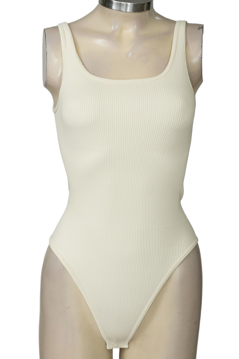 Top / Camiseta color Beige - Closeando