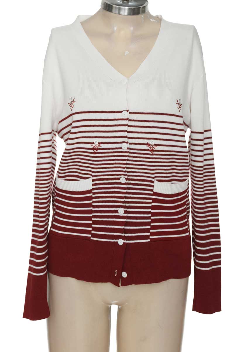 Sweater color Vinotinto - Closeando