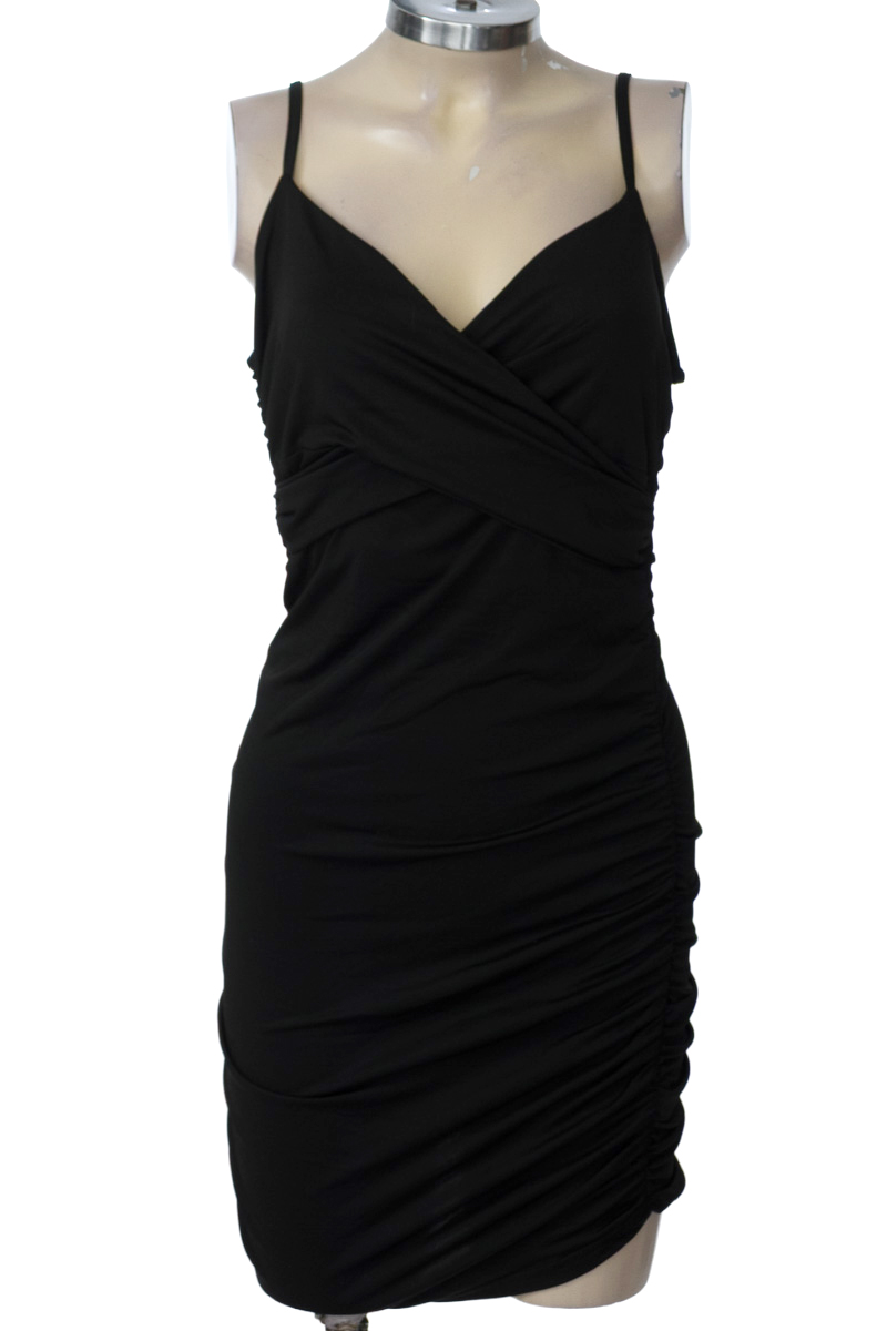 Vestido / Enterizo color Negro - Closeando