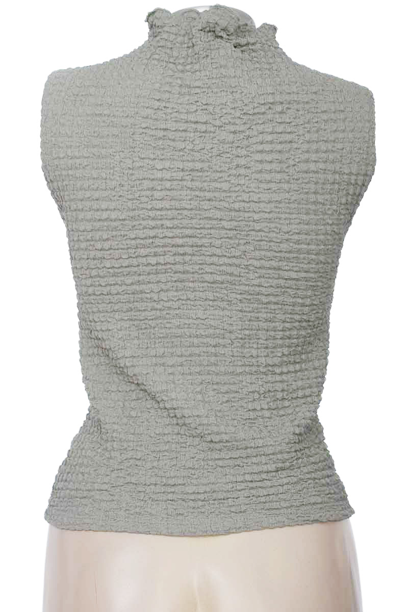 Top / Camiseta color Verde - Zara