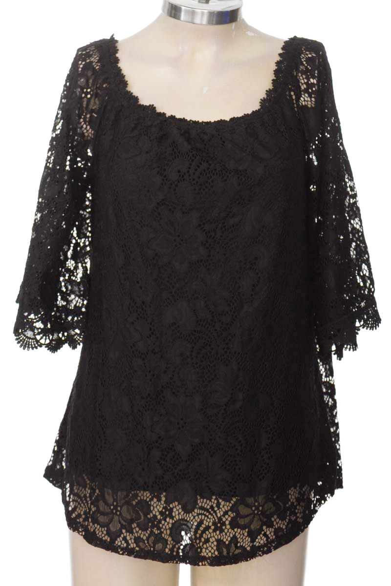 Blusa color Negro - Closeando