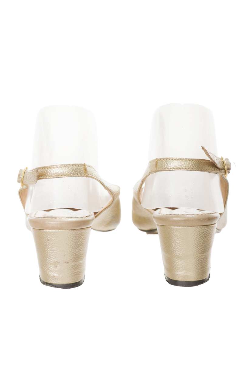 Zapatos color Dorado - Closeando