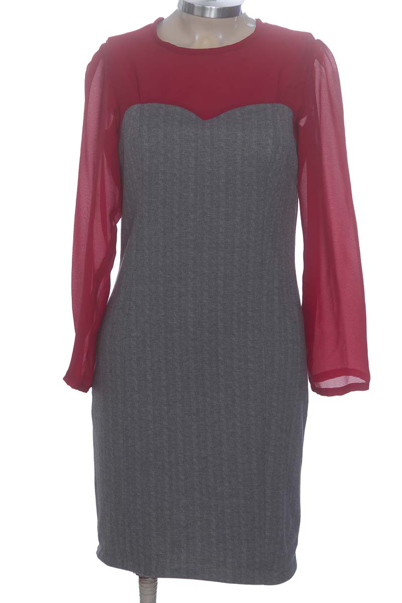 Vestido / Enterizo color Gris - Closeando