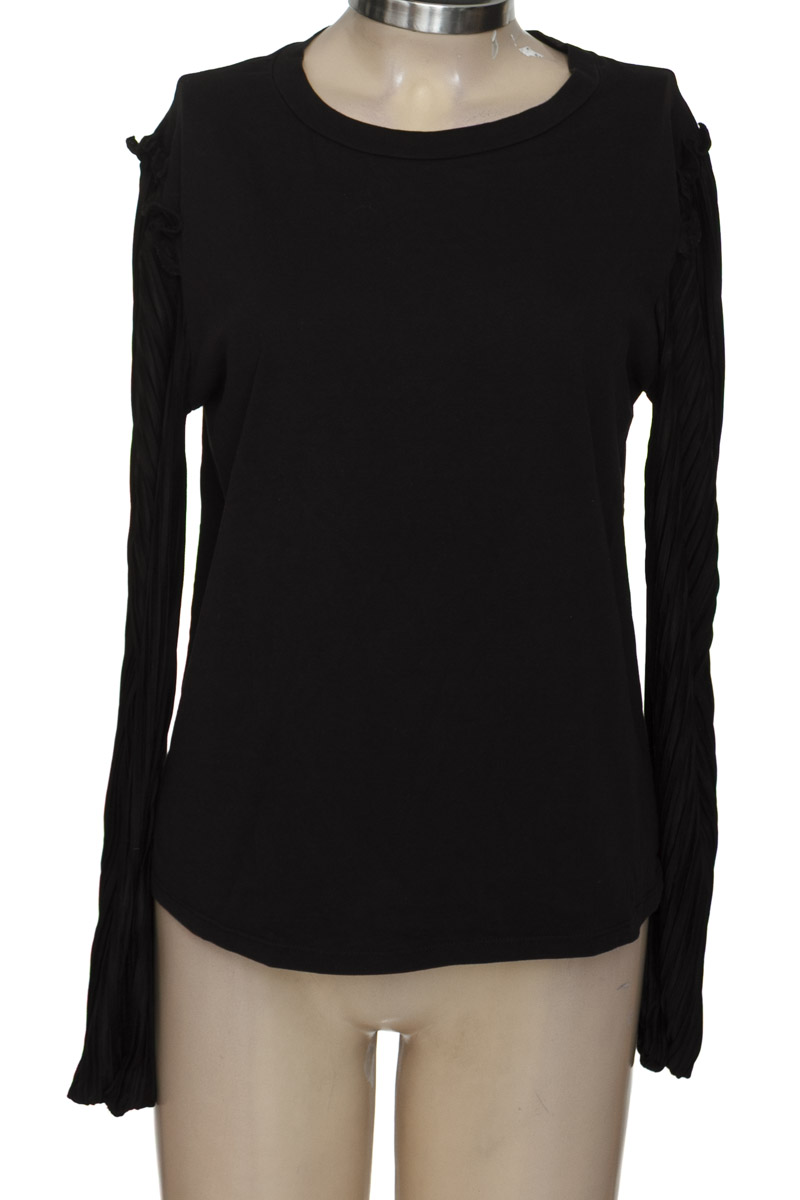 Top / Camiseta color Negro - Closeando