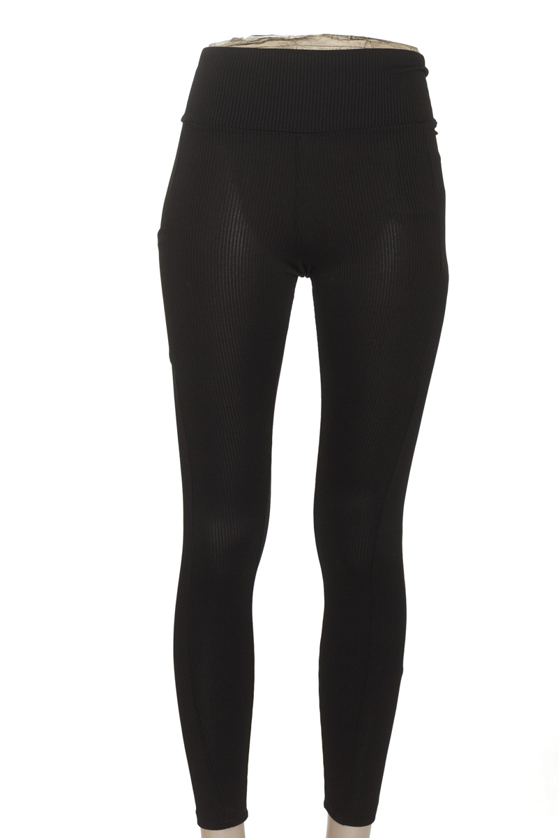 Ropa Deportiva / Salida de Baño color Negro - Divided by H&M