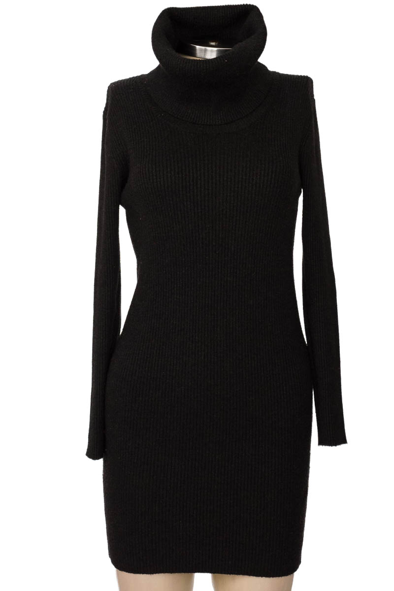 Vestido / Enterizo color Negro - Closeando