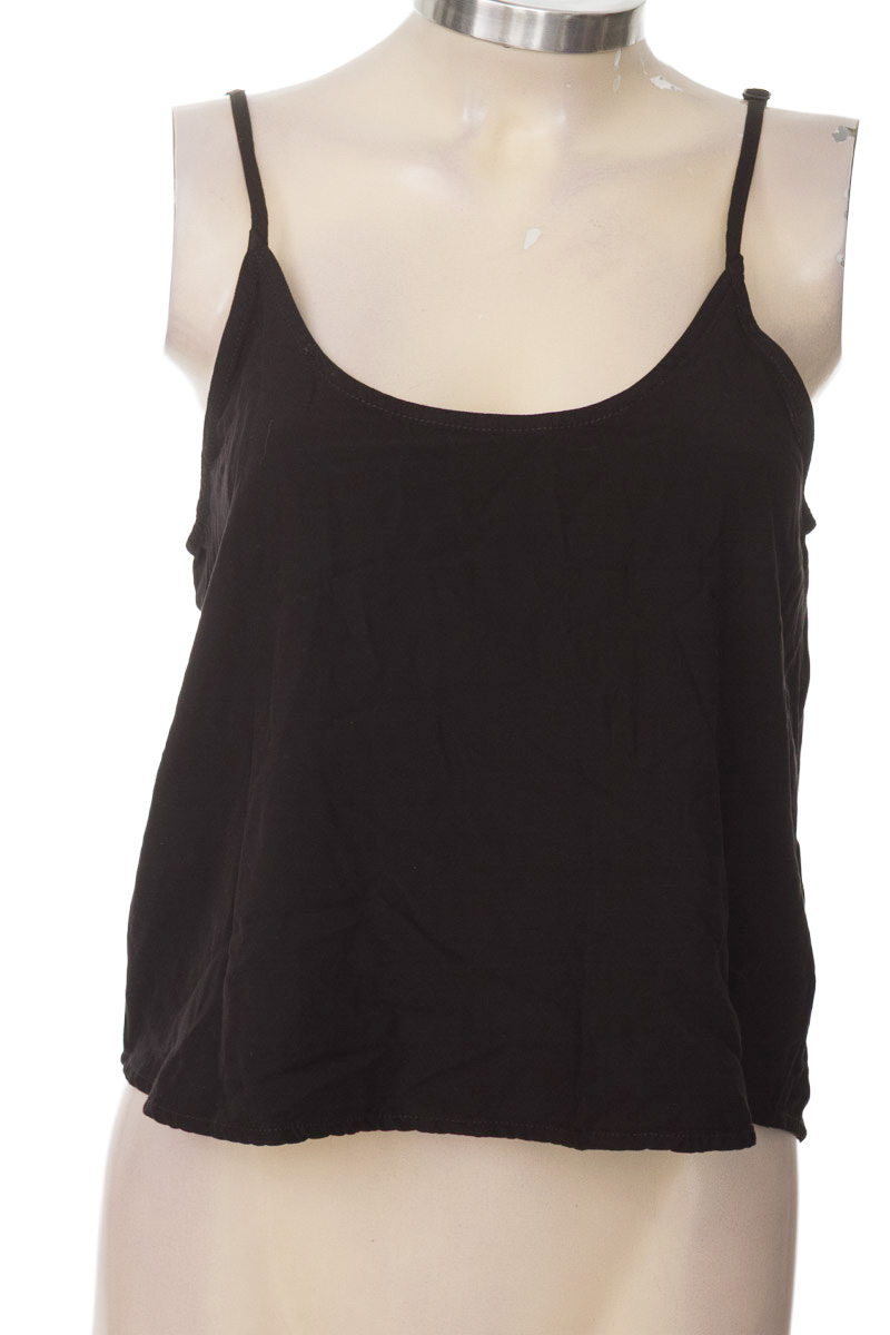 Top / Camiseta color Negro - Color Blue