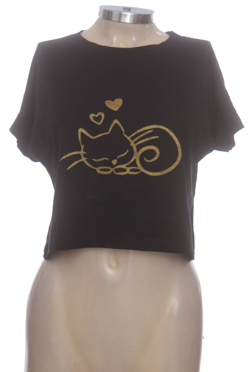 Top / Camiseta color Negro - Closeando