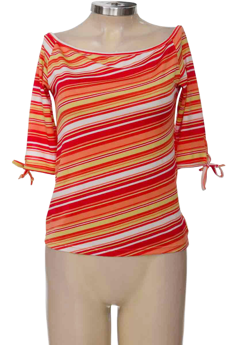 Top / Camiseta color Rojo - Fashion