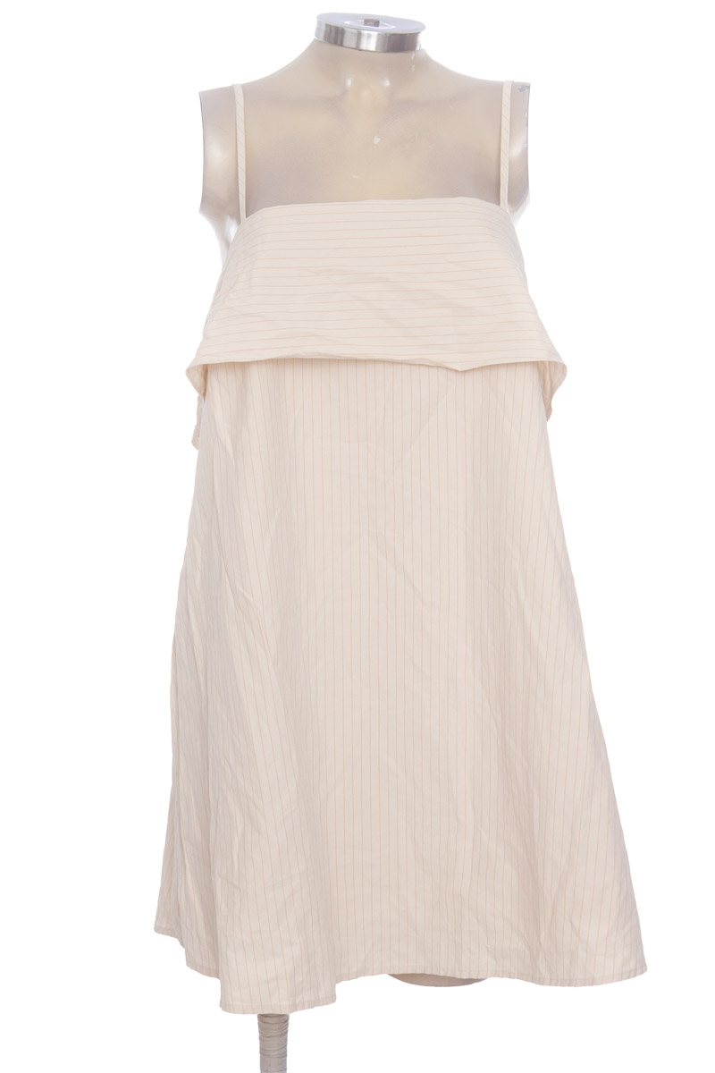 Vestido / Enterizo color Beige - Divided by H&M