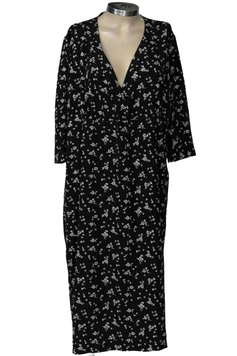 Vestido / Enterizo color Negro - Closeando