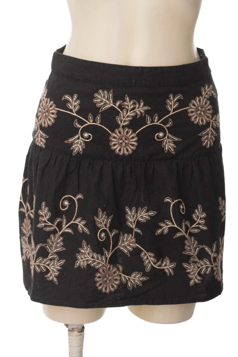 Falda color Negro - MNG