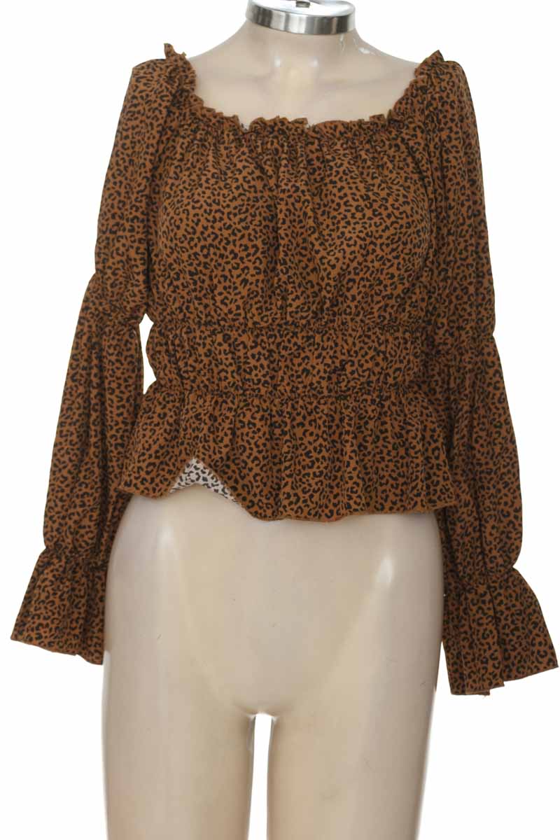 Top / Camiseta color Café - Hermanas
