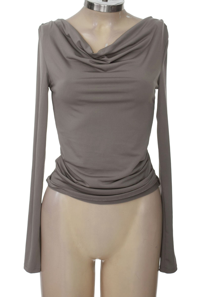 Top / Camiseta color Gris - Divided by H&M