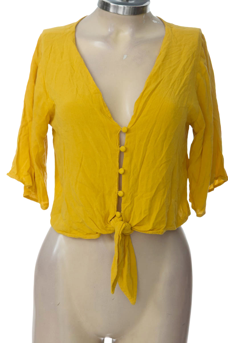 Top / Camiseta color Mostaza - Bershka