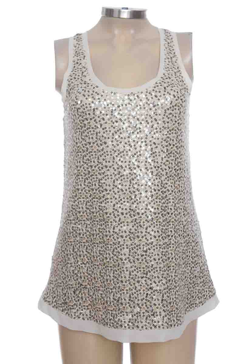 Top / Camiseta color Beige - Closeando
