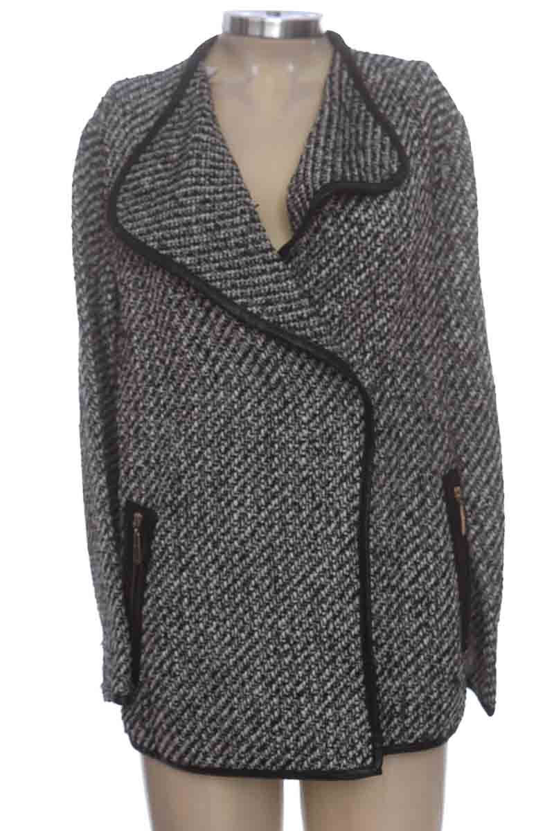 Chaqueta / Abrigo color Negro - Closeando