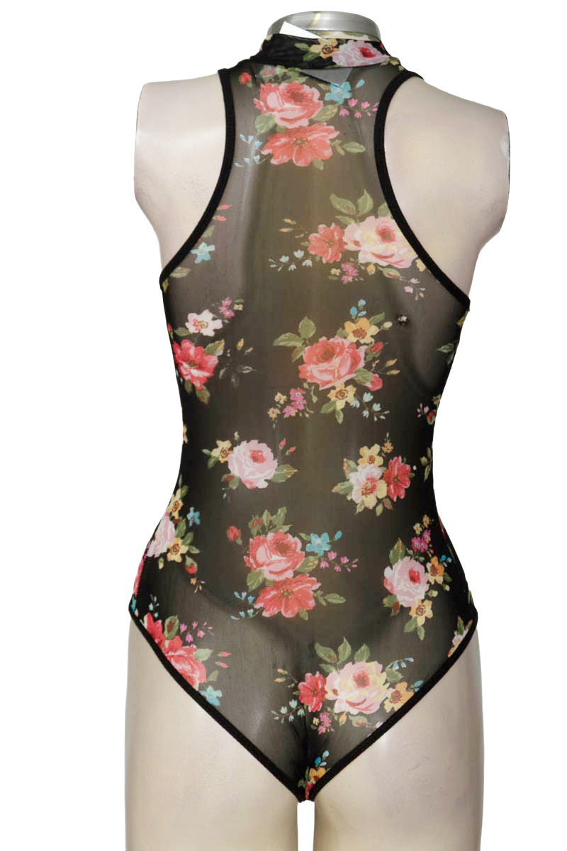 Top / Camiseta color Negro - Closeando