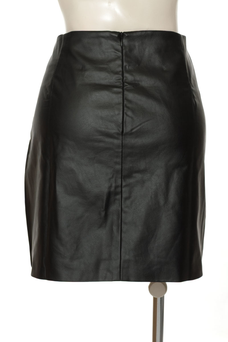 Falda color Negro - Closeando