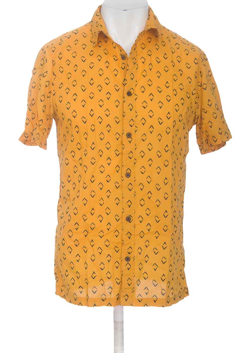 Camisa color Mostaza - Pull & Bear