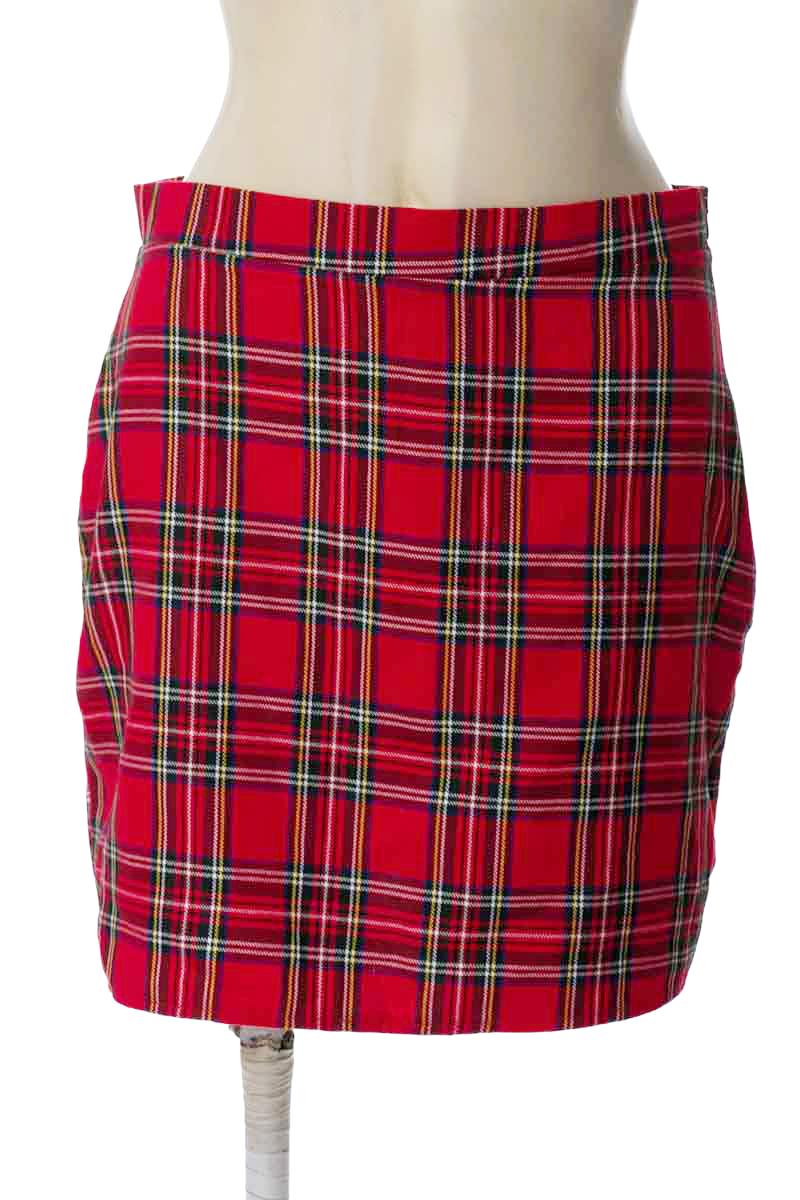 Falda color Rojo - PrettyLittleThing