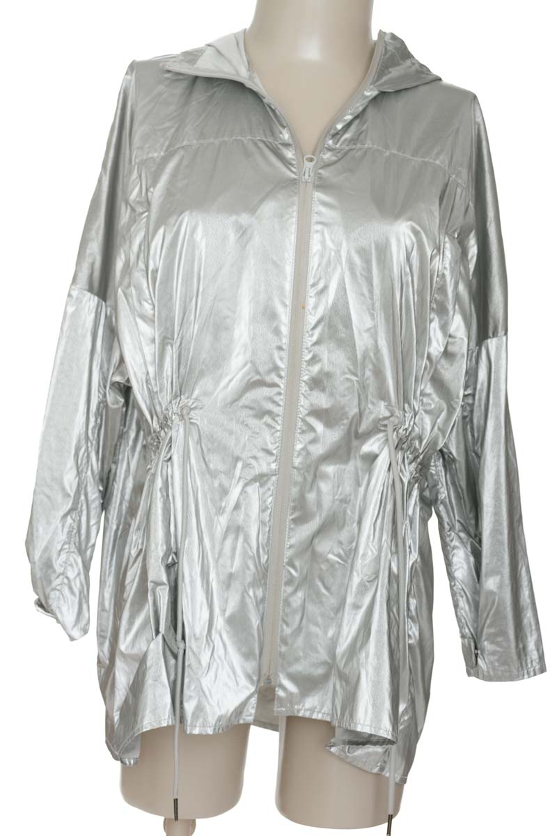 Chaqueta / Abrigo color Gris - The mashup