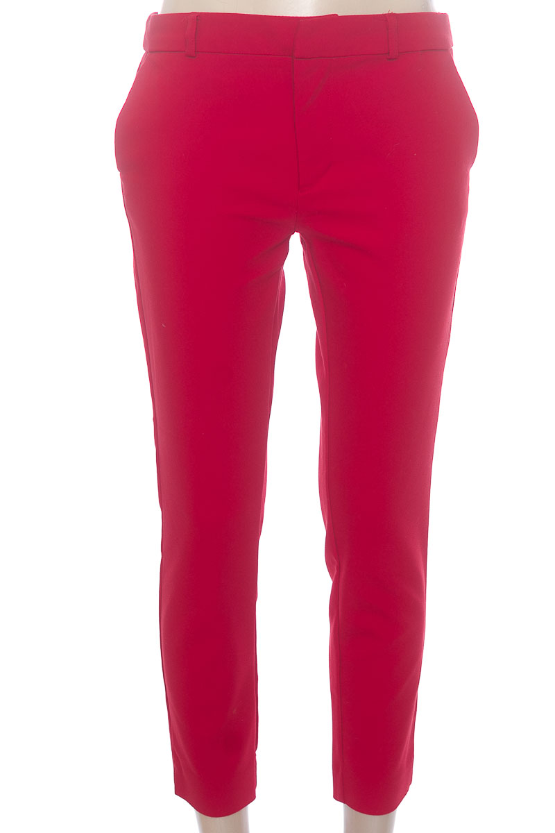 Pantalones color Rojo - Stradivarius